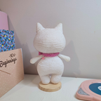 amigurumi crochet cat on desc
